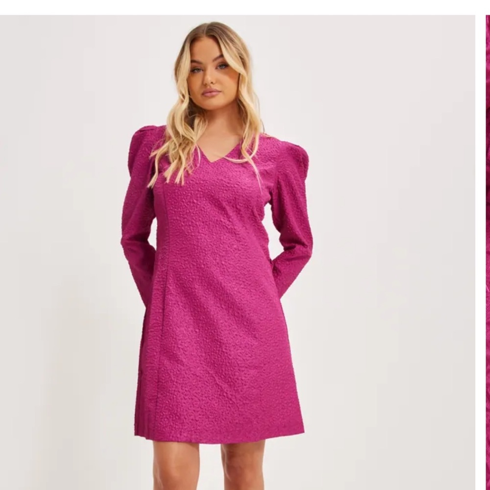 YAS Crinkle Dress (Fuschsia)